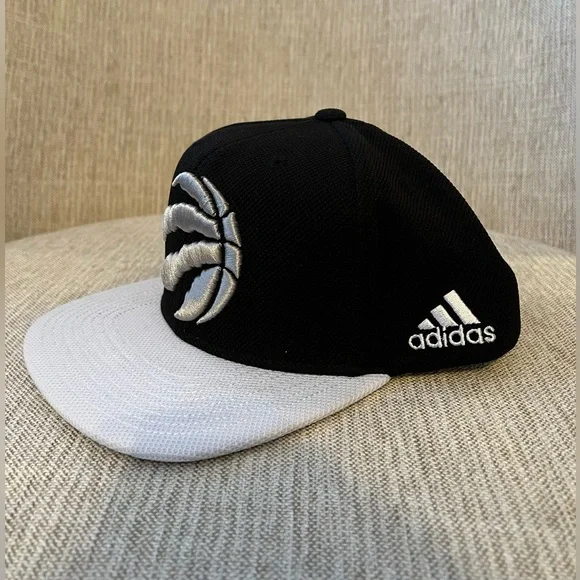NWOT Adidas Toronto Raptors SnapBack - Picture 3 of 5